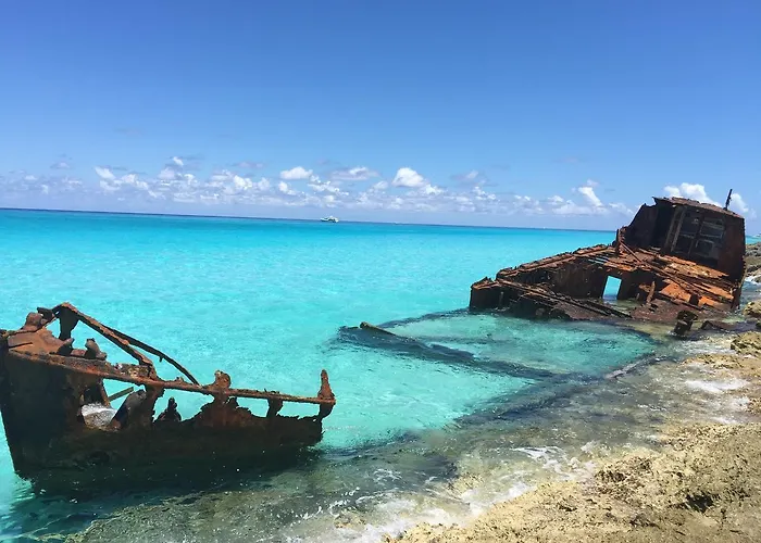 Bimini Seaside Villas - Pink Cottage With Beach View