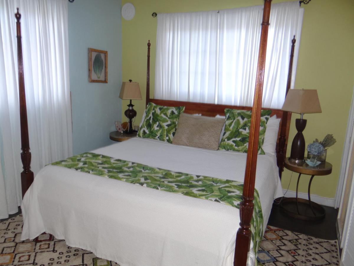 Rollezz Resort Old Bight