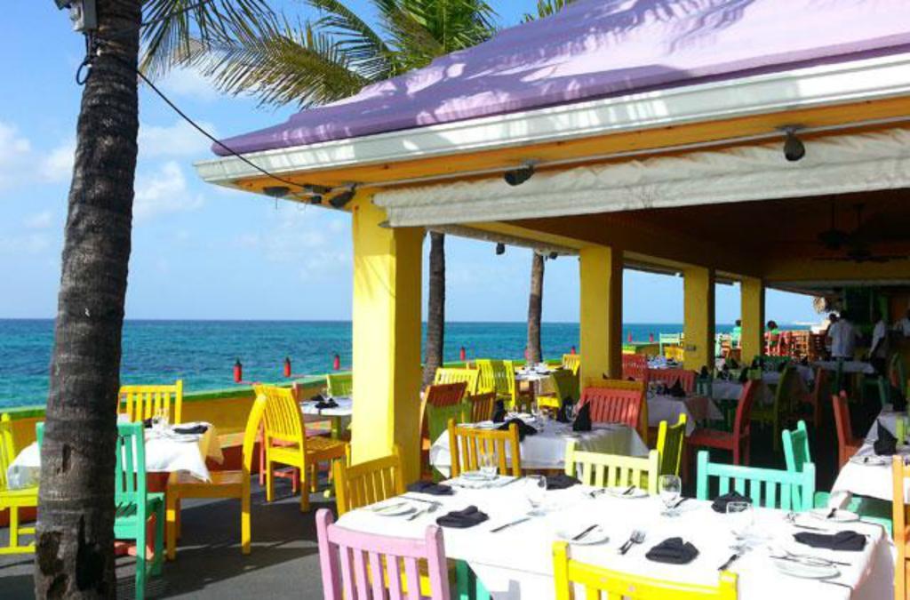 Resort Compass Point