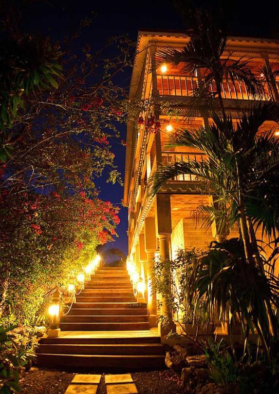 A Stone's Throw Away Hotel 4*