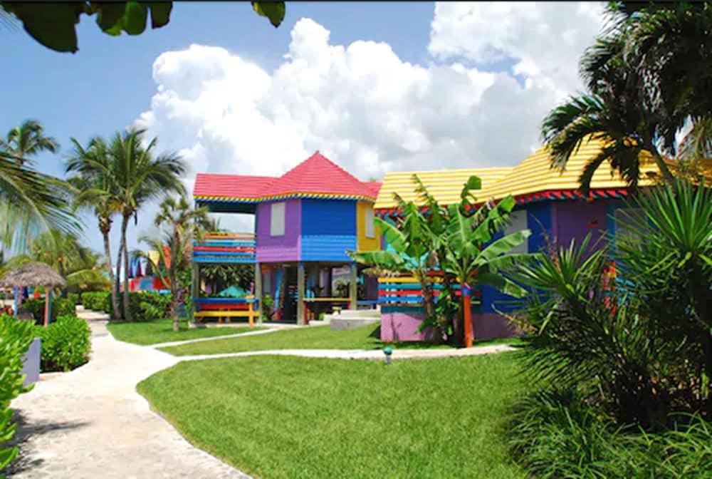 Compass Point 4*