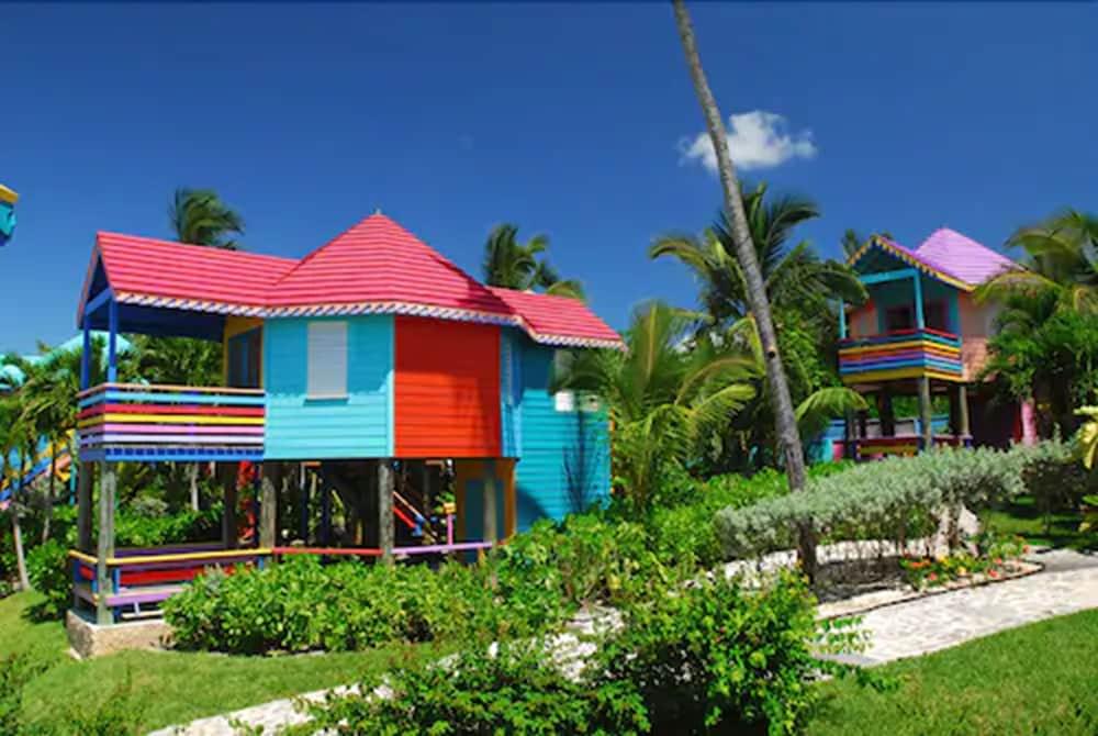 Compass Point 4*