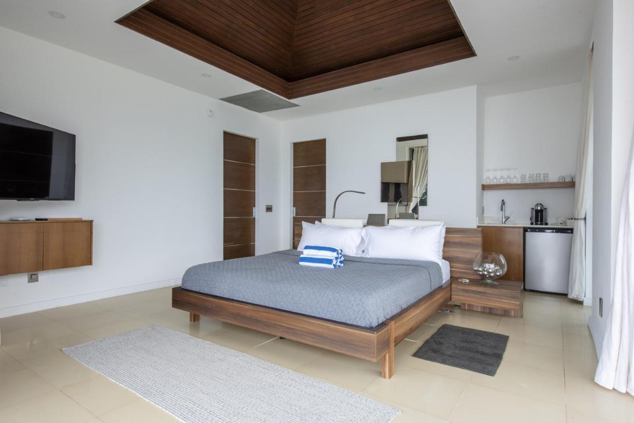 Ananda House Estate Governor's Harbour