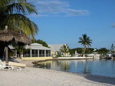 Turtle Club & Marina Green Turtle Cay