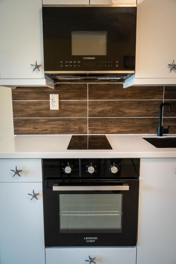 Lovely Apartment Near Beach, Downtown, 24H Security, Pool Nassau