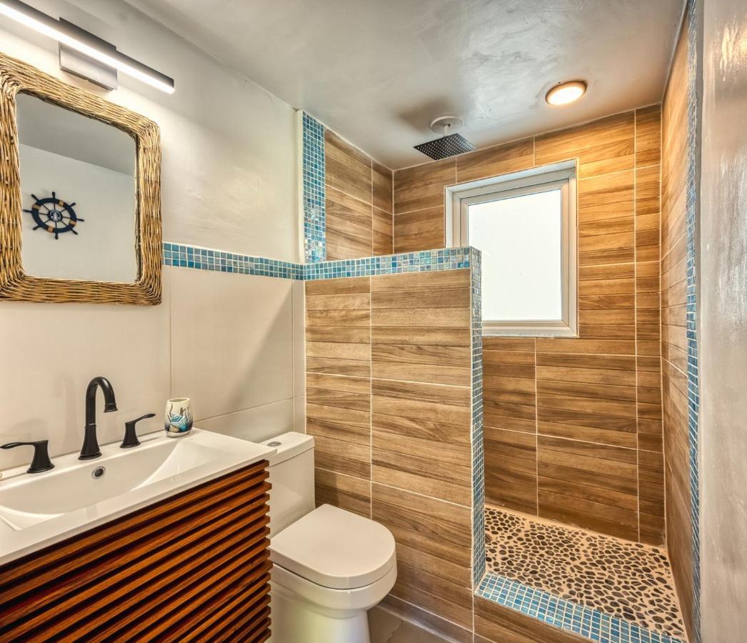 Lovely Apartment Near Beach, Downtown, 24H Security, Pool * Nassau