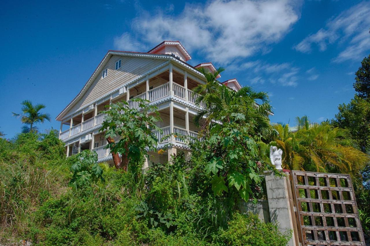 Hotel A Stone's Throw Away Nassau