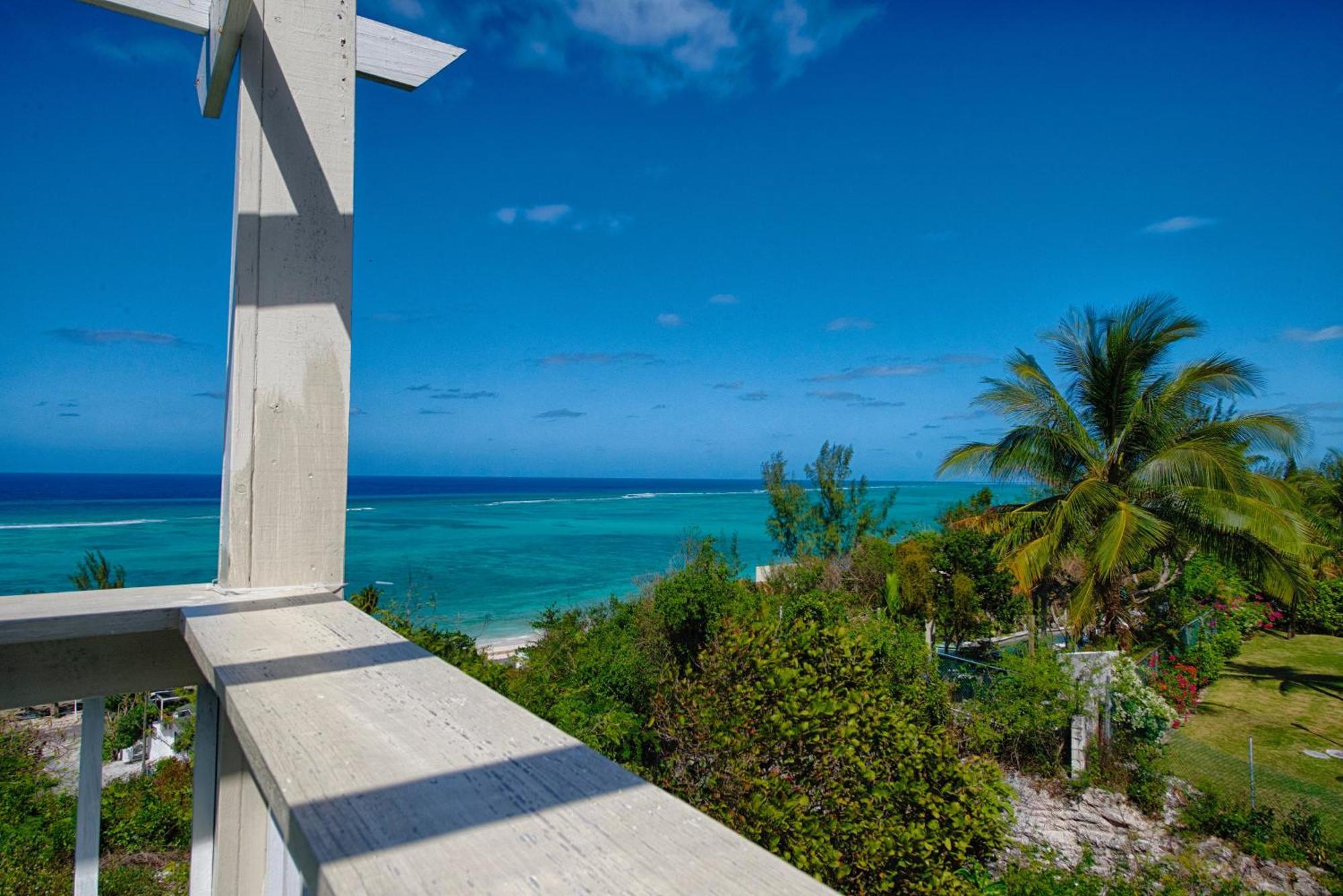 Hotel A Stone's Throw Away 4*
