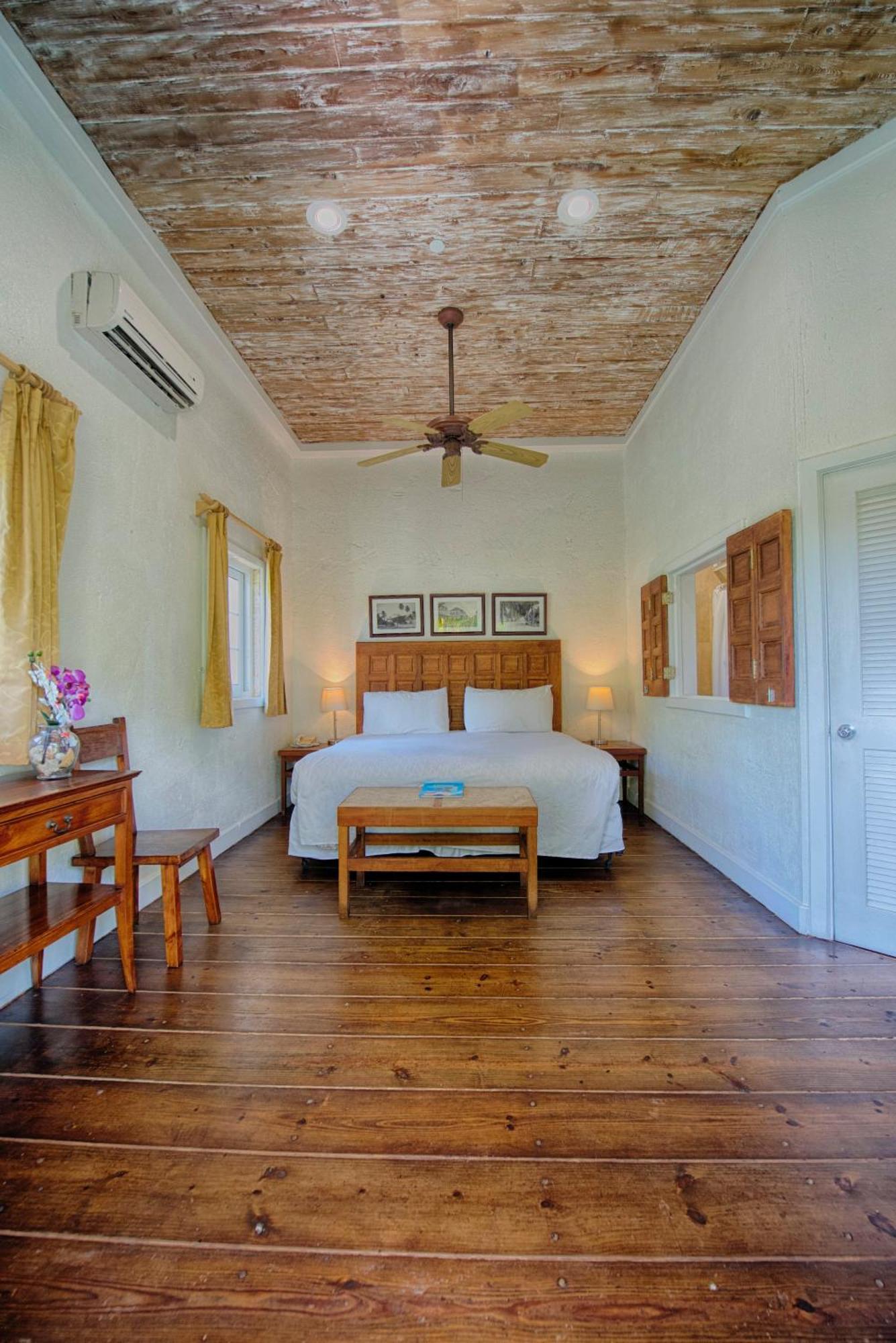 A Stone's Throw Away 4* Nassau