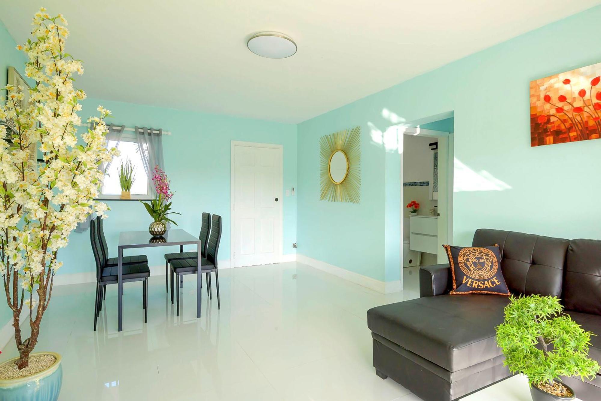 Lovely Apartment Near Beach, Downtown, 24H Security, Pool * Nassau
