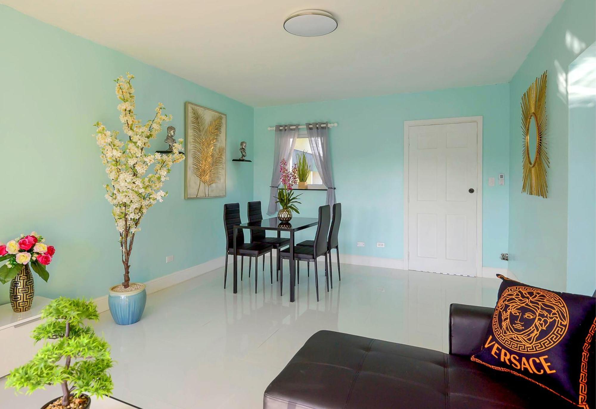 Lovely Apartment Near Beach, Downtown, 24H Security, Pool Apartment Nassau