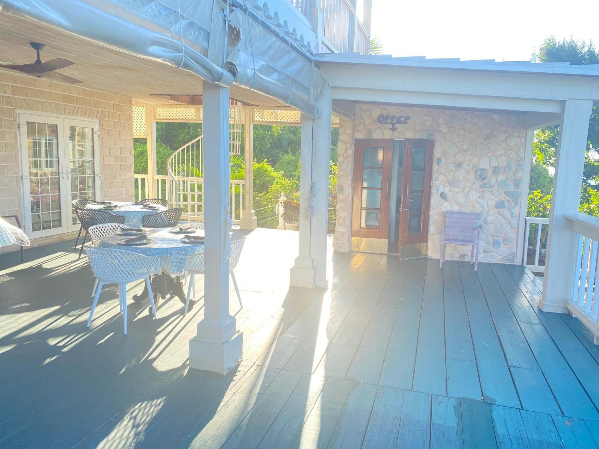A Stone's Throw Away 4* Nassau