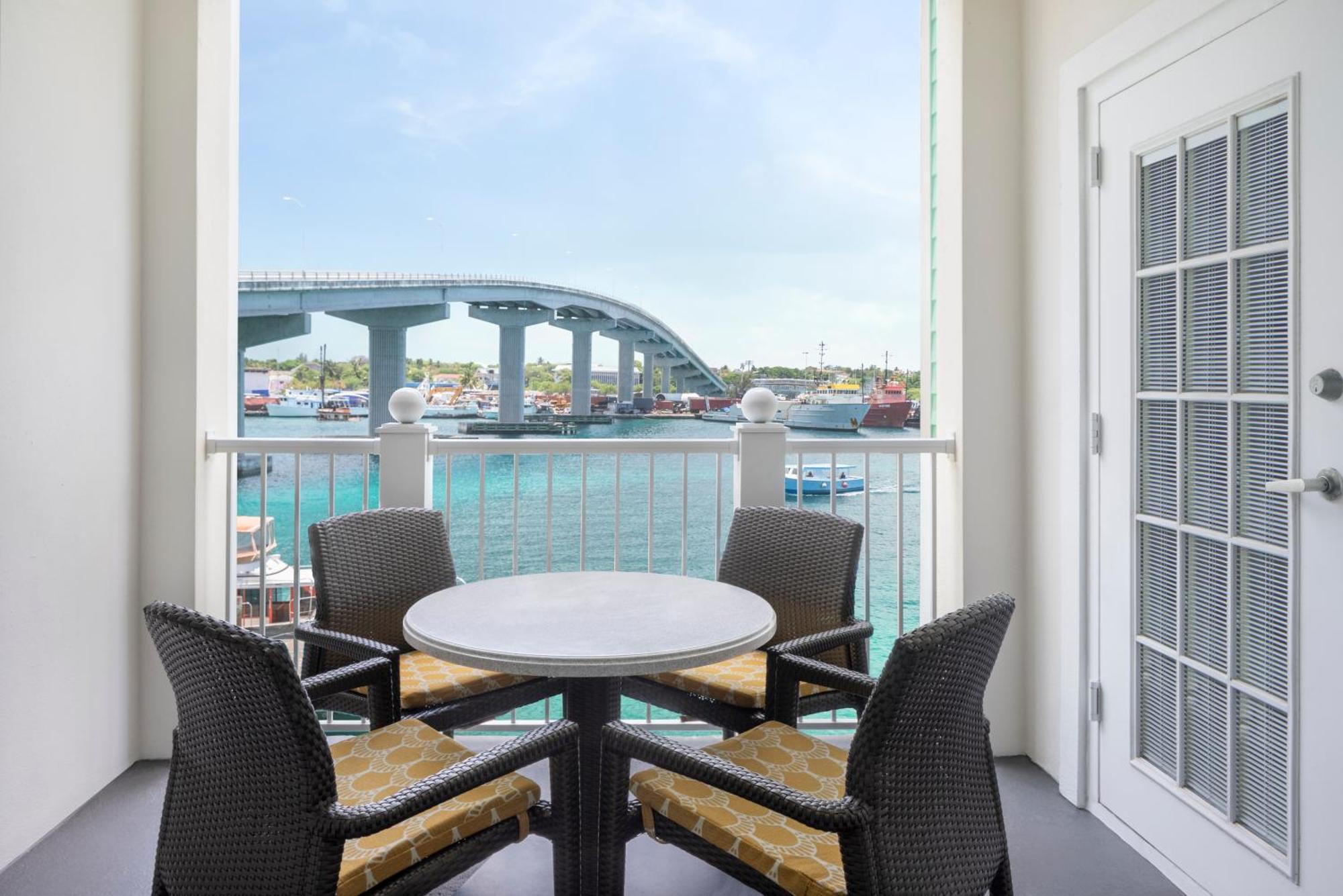 Resort Harborside & Vacation At Atlantis Nassau