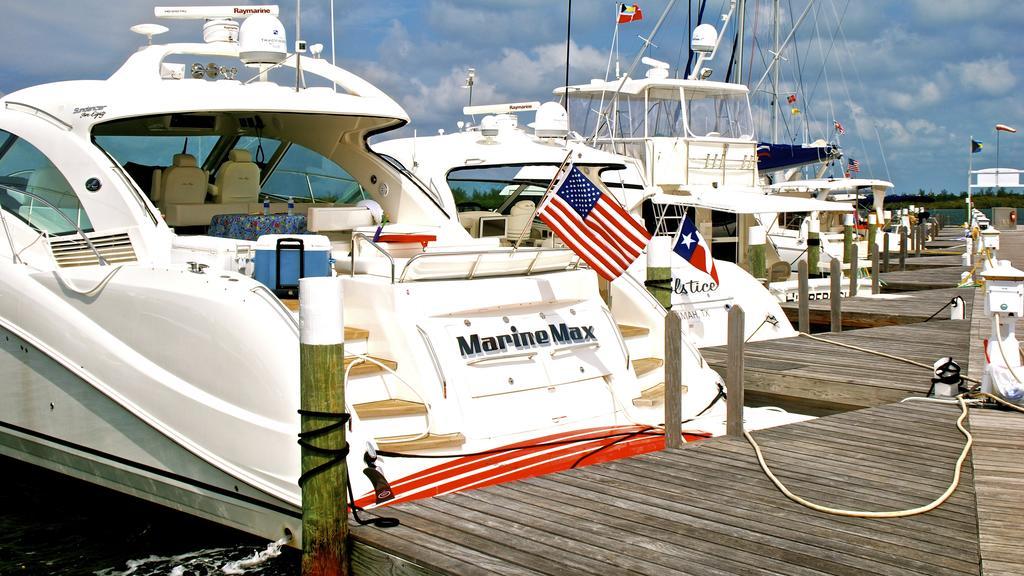 Bluff House & Marina Resort 3*