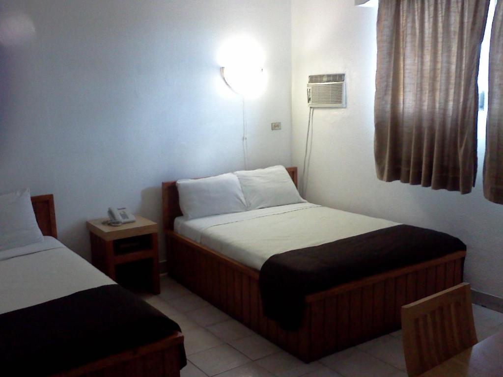 The Corner Hotel Nassau