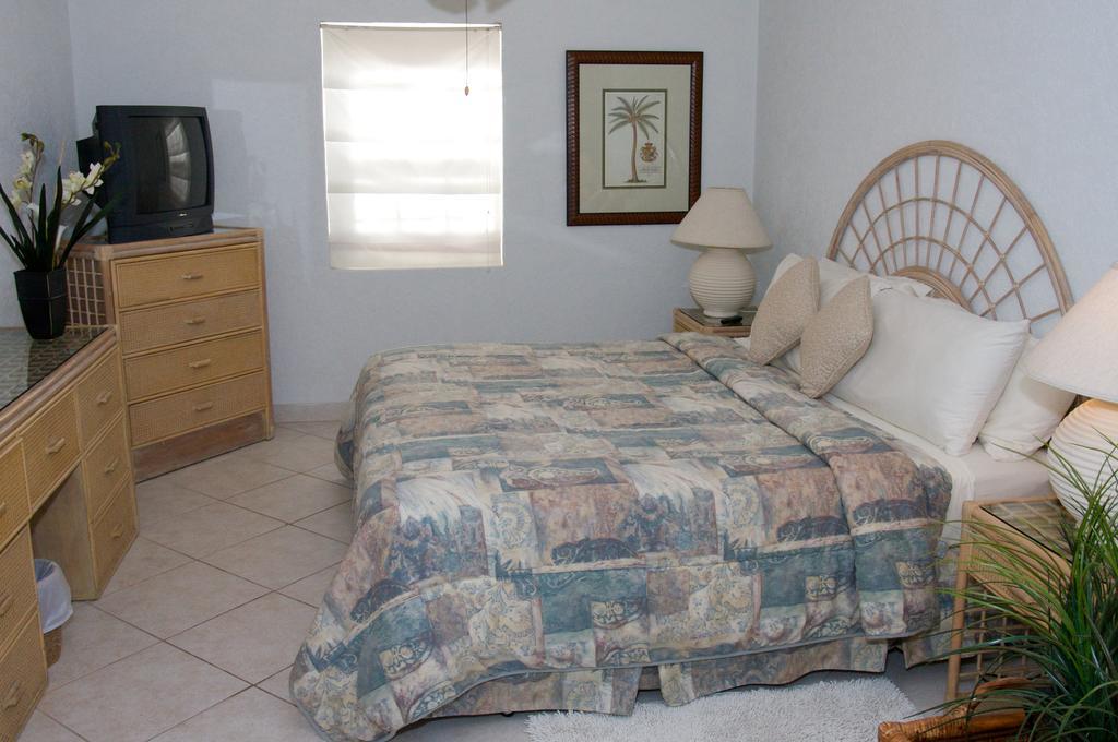 Sunrise Beach Club And Villas - Resort Paradise Island