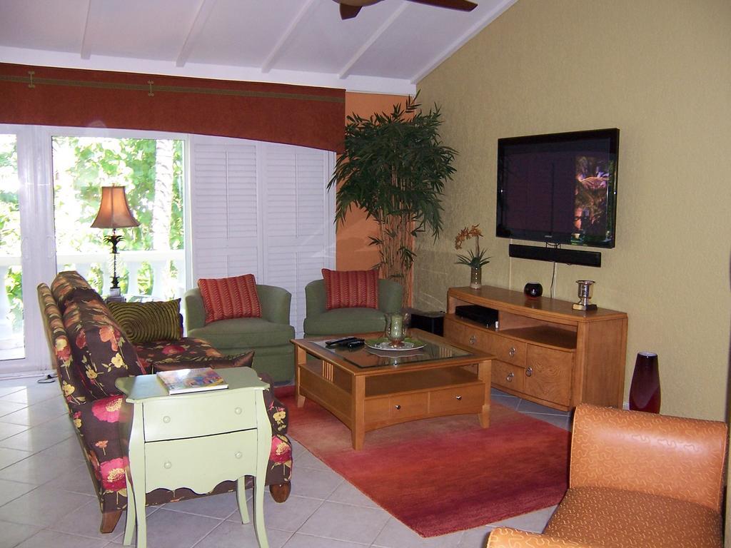 Sunrise Beach Club And Villas - 4* Paradise Island