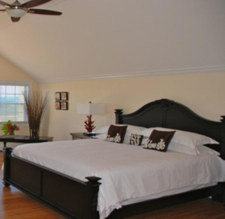 Bluff House & Marina Resort Green Turtle Cay
