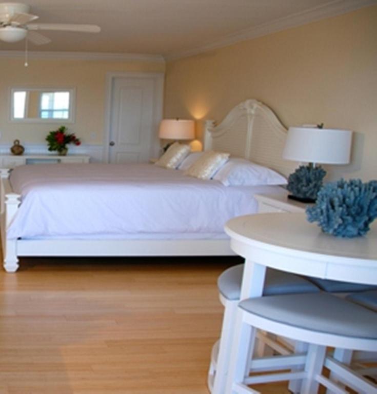 Bluff House & Marina Resort 3*