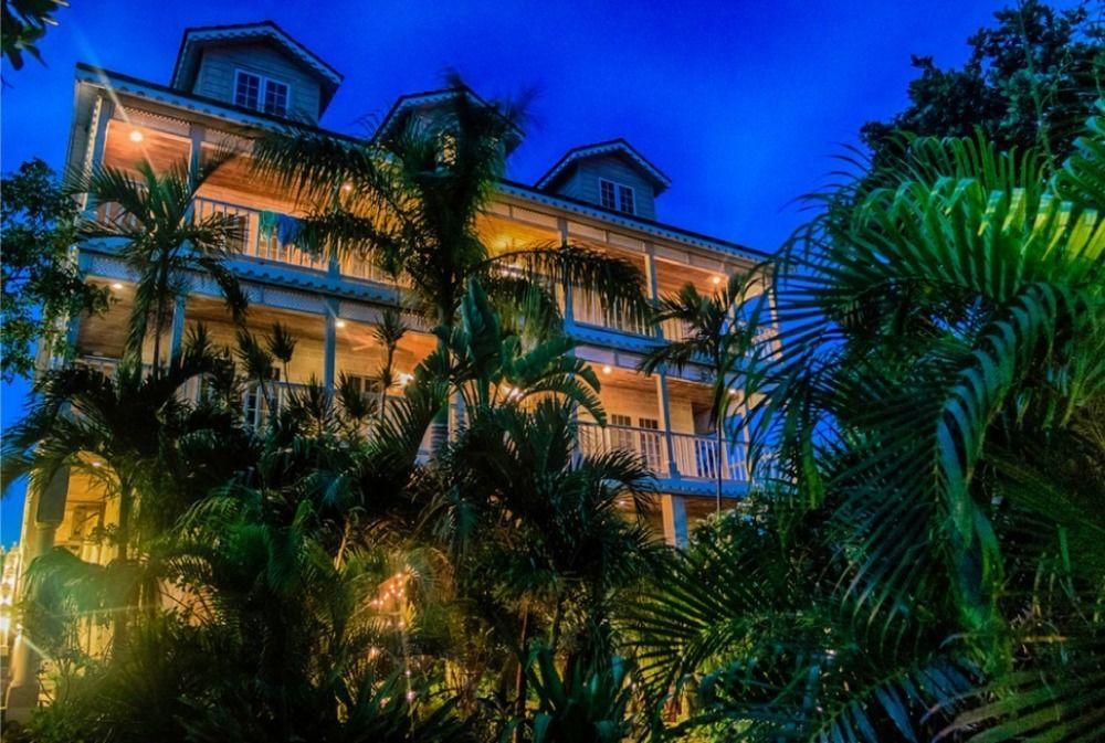 A Stone's Throw Away Hotel Nassau