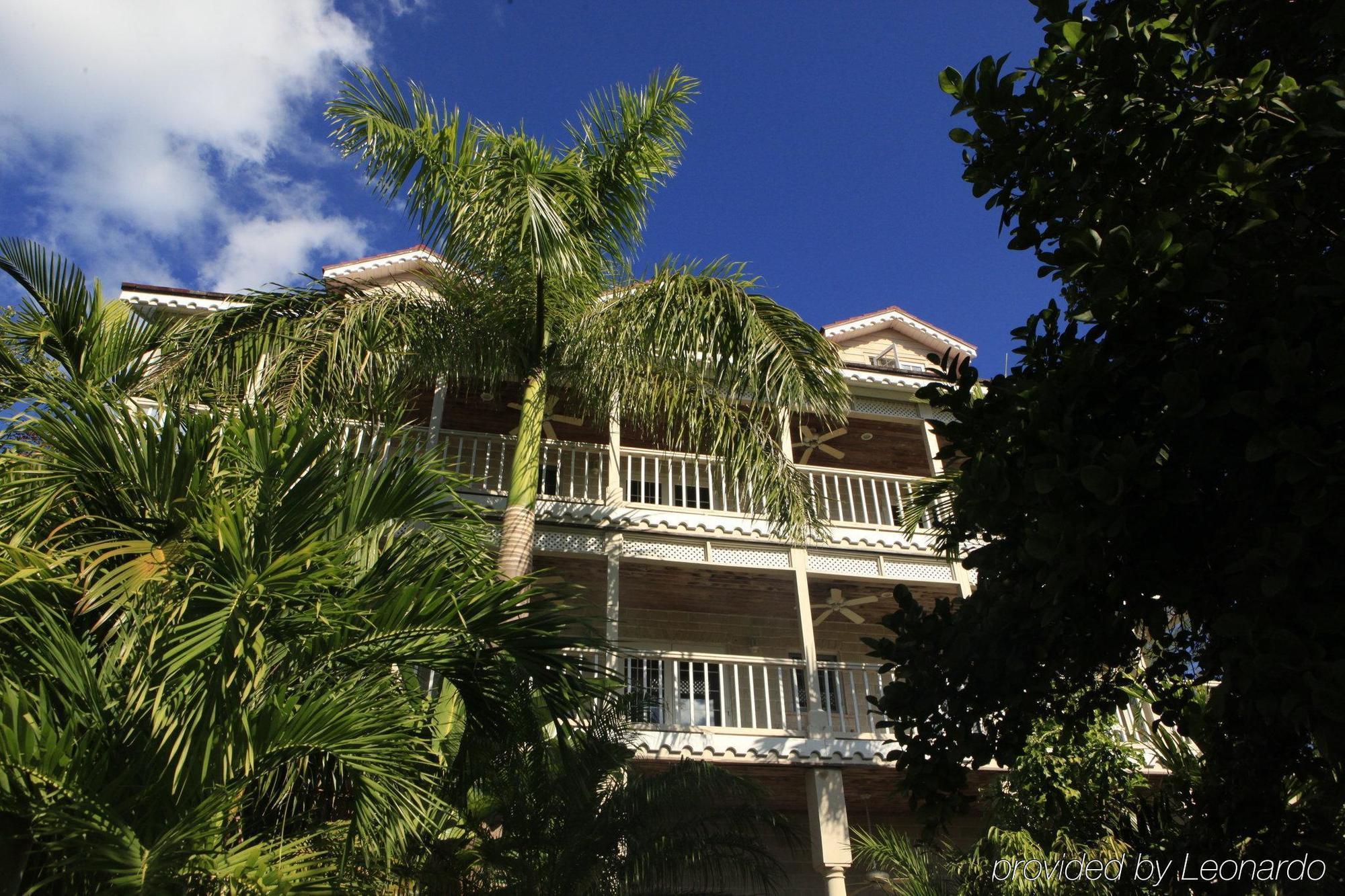 A Stone's Throw Away 4* Nassau