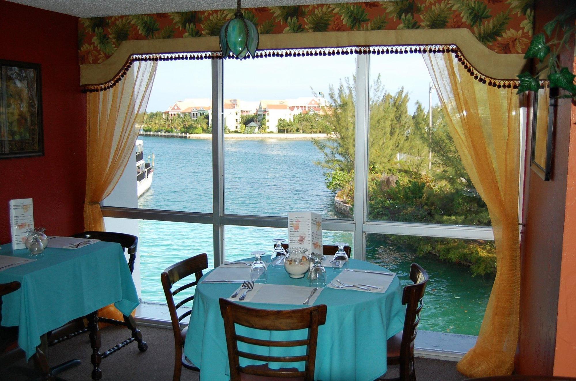 Hotel Bell Channel Freeport