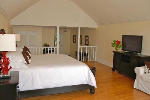 Bluff House & Marina Resort 3*