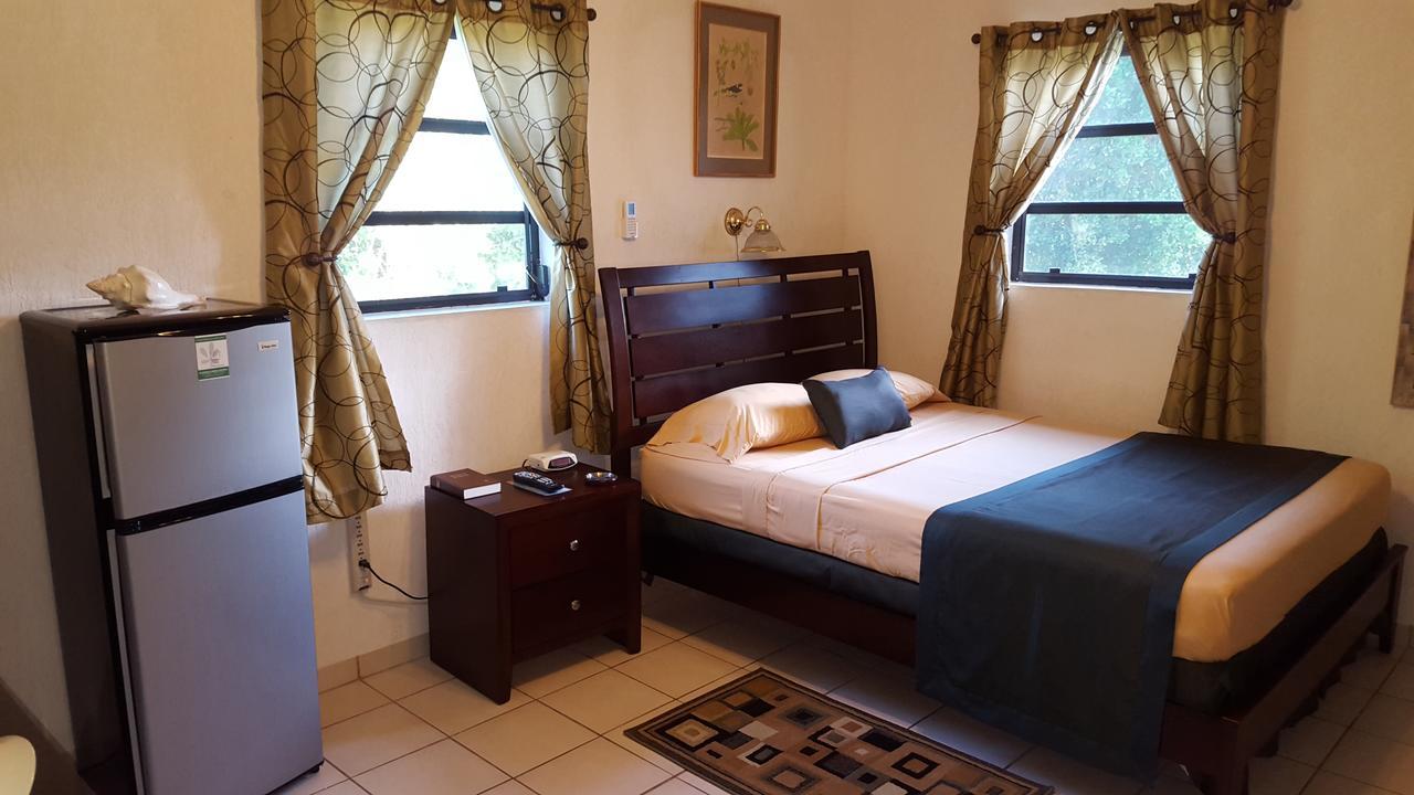 Tropical Dreams 3* Governor's Harbour