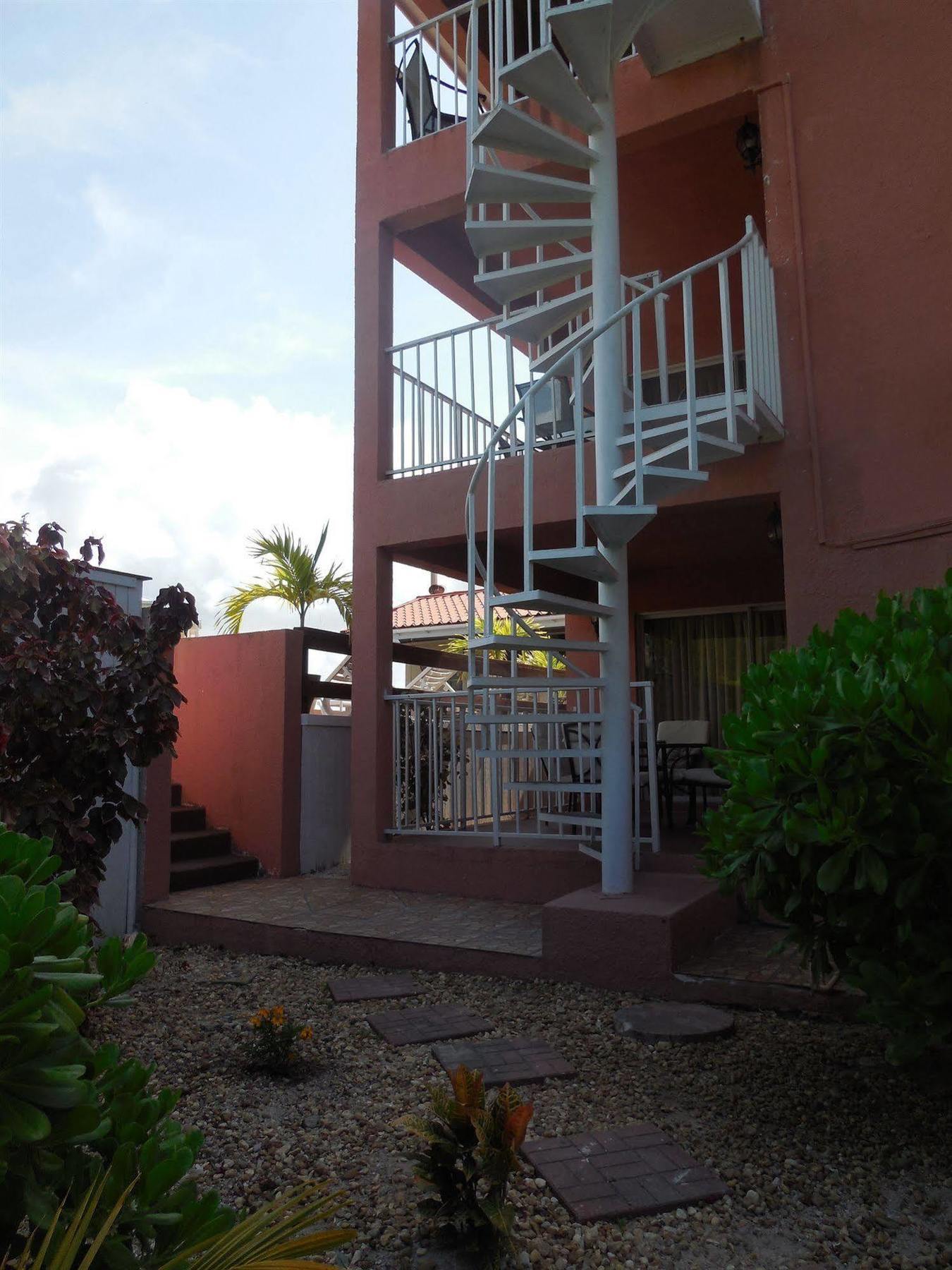 Dundee Bay Villa *