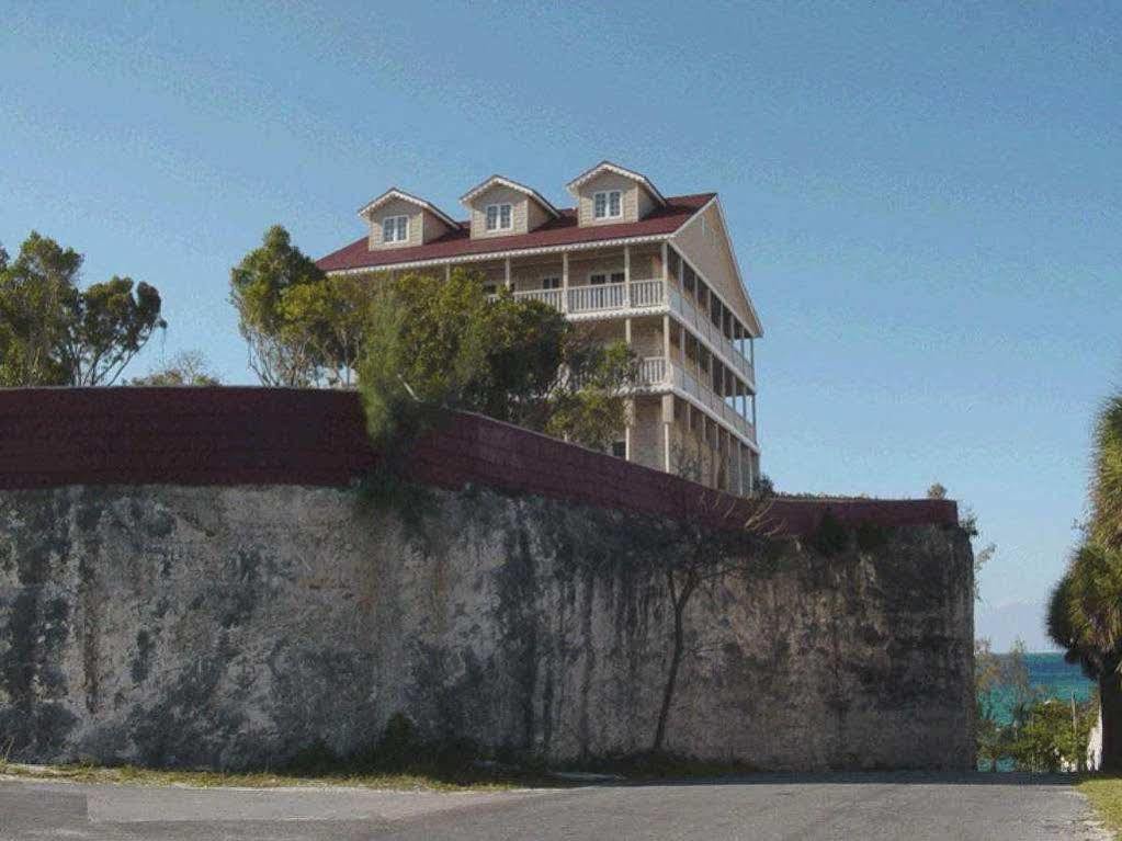 A Stone's Throw Away Hotel Nassau