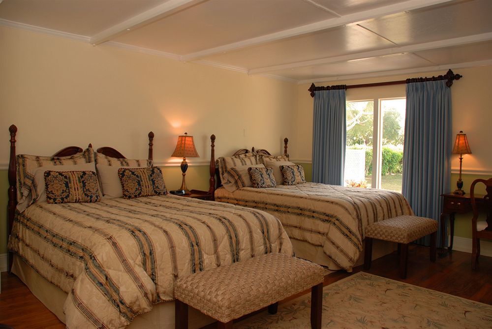 Turtle Club & Marina Resort