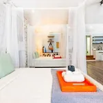 Studio Palms Bc