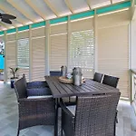 New Luxe Caribbean Cottage In The Bahamas With Canal Access!