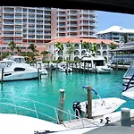 Paradise Harbour Club & Marina