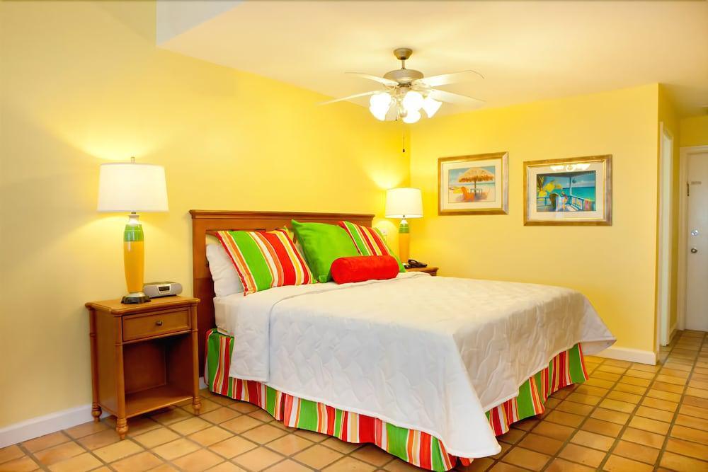 Paradise Harbour Club & Marina Resort