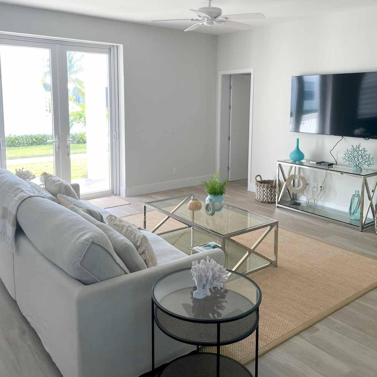 Palm Cay Marina And Resort