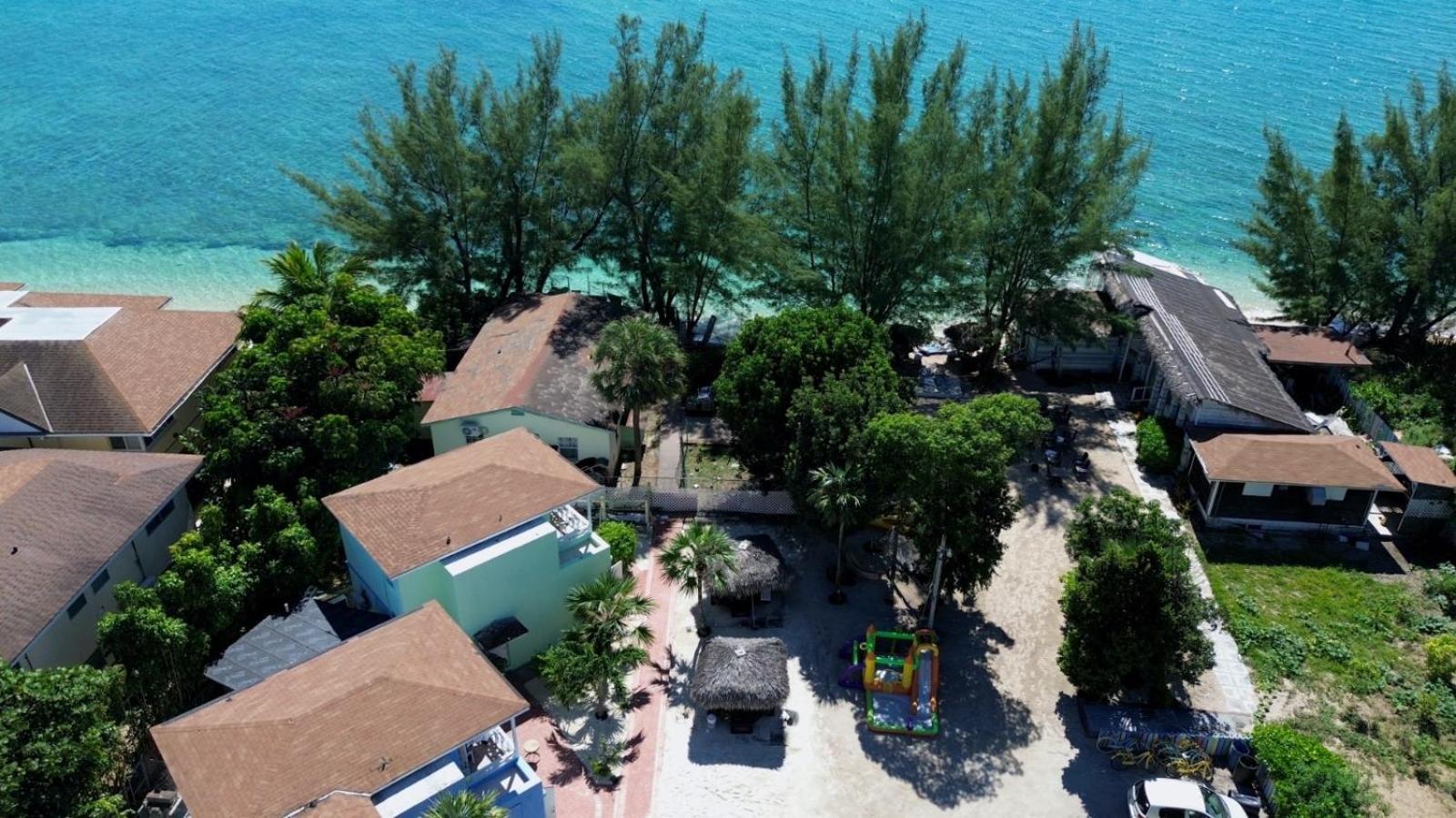 Hotel Beach Villas Coral Harbour