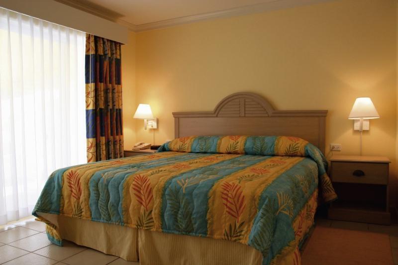 Resort Bay View Paradise Island 3*