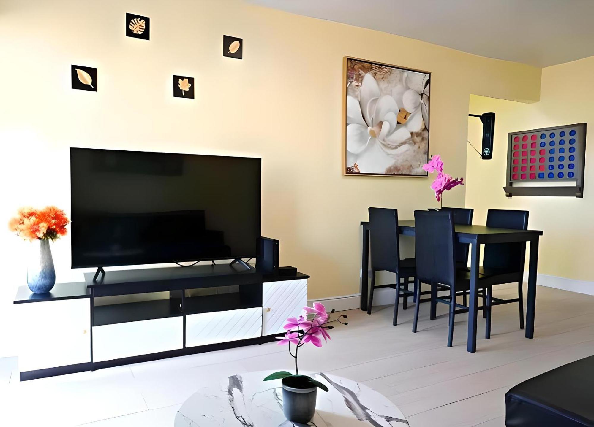 Apartment In Downtown At The *