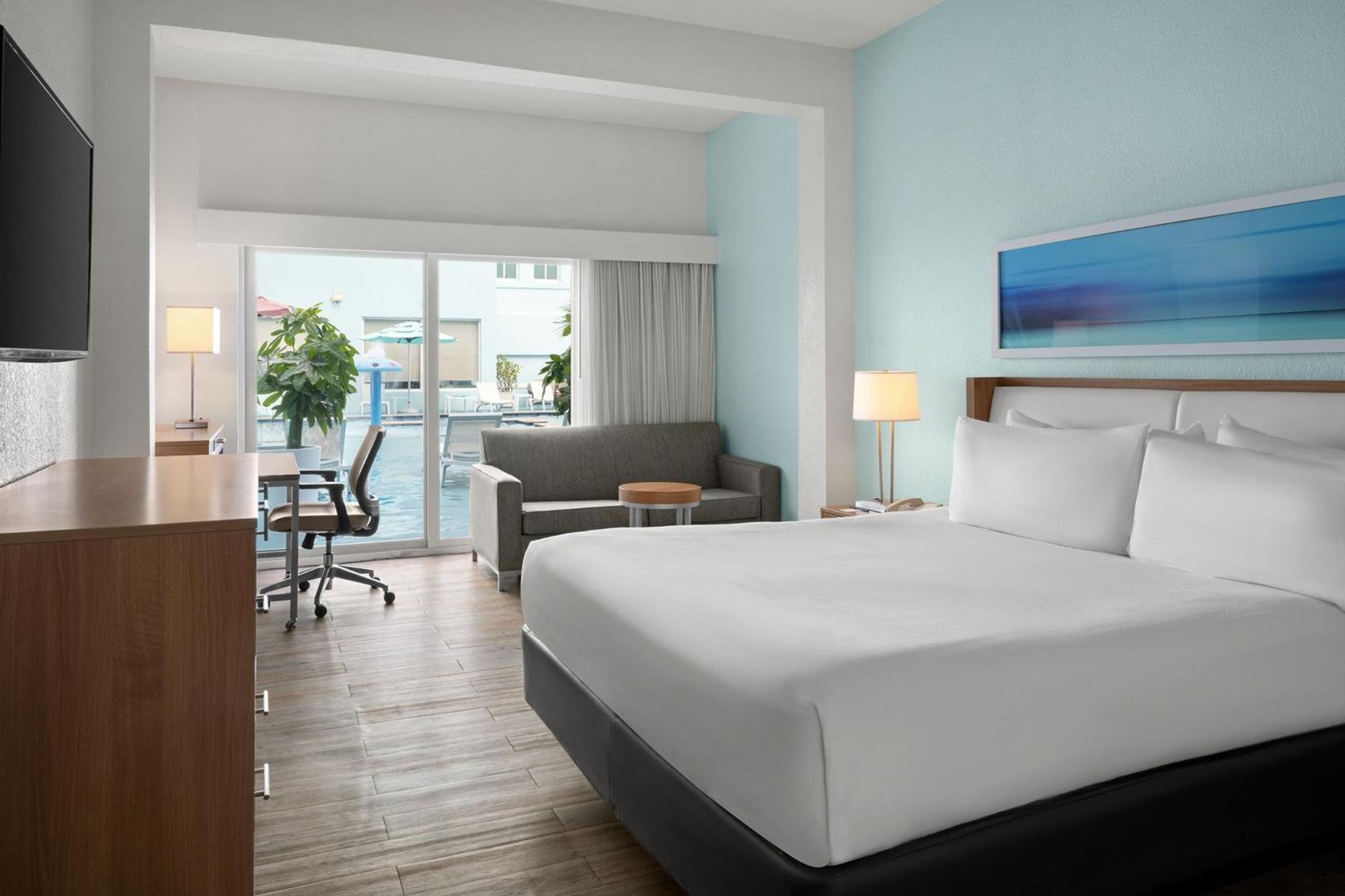 Hotel Courtyard By Marriott Downtown/junkanoo Nassau