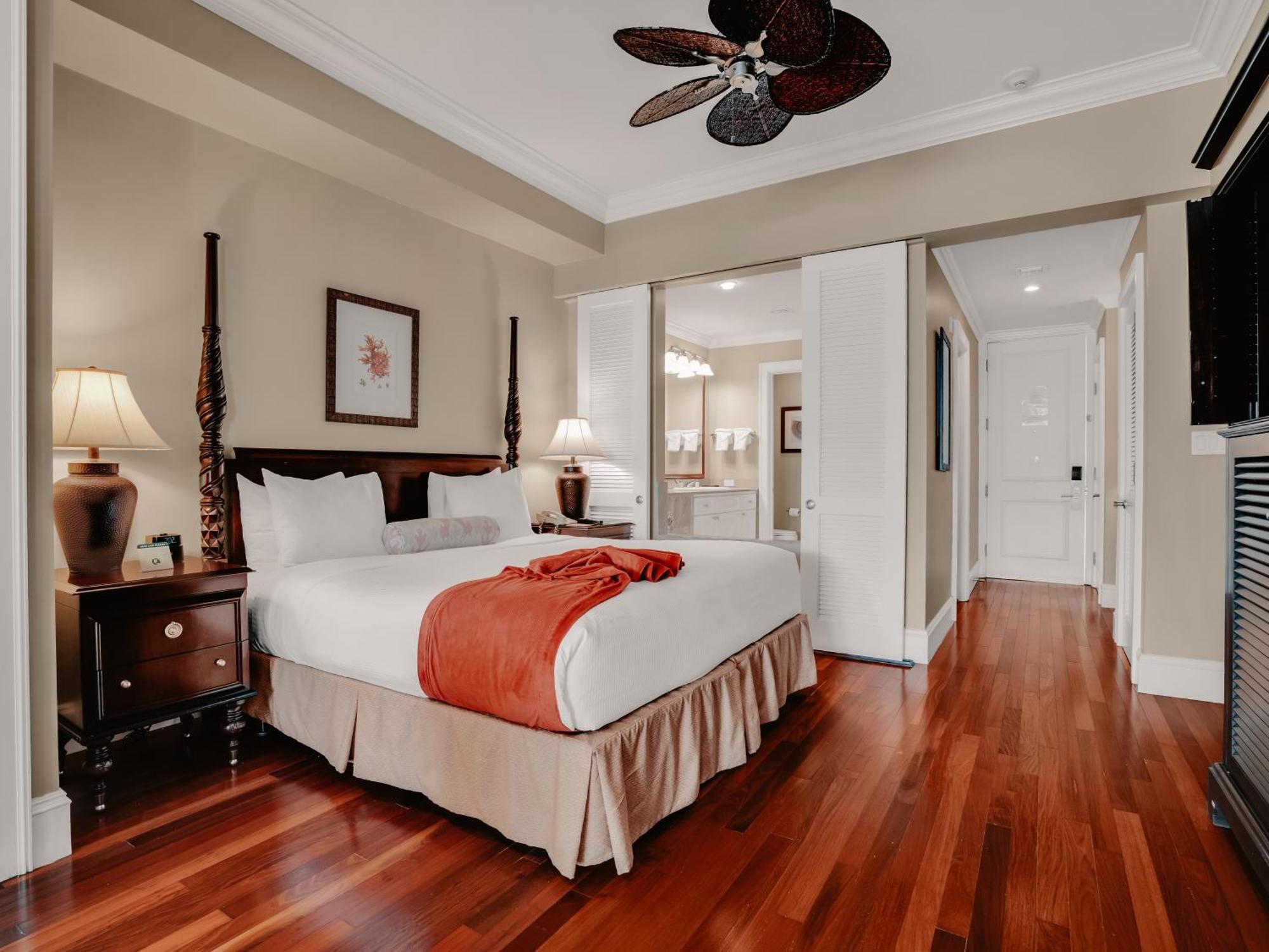 Resort Valentines & Marina Dunmore Town