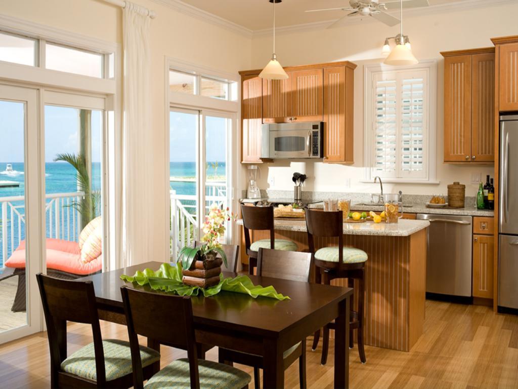 Cape Eleuthera & Marina Freetown