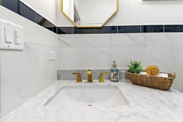 Guest house New Luxe Caribbean In The Bahamas With Canal Access!