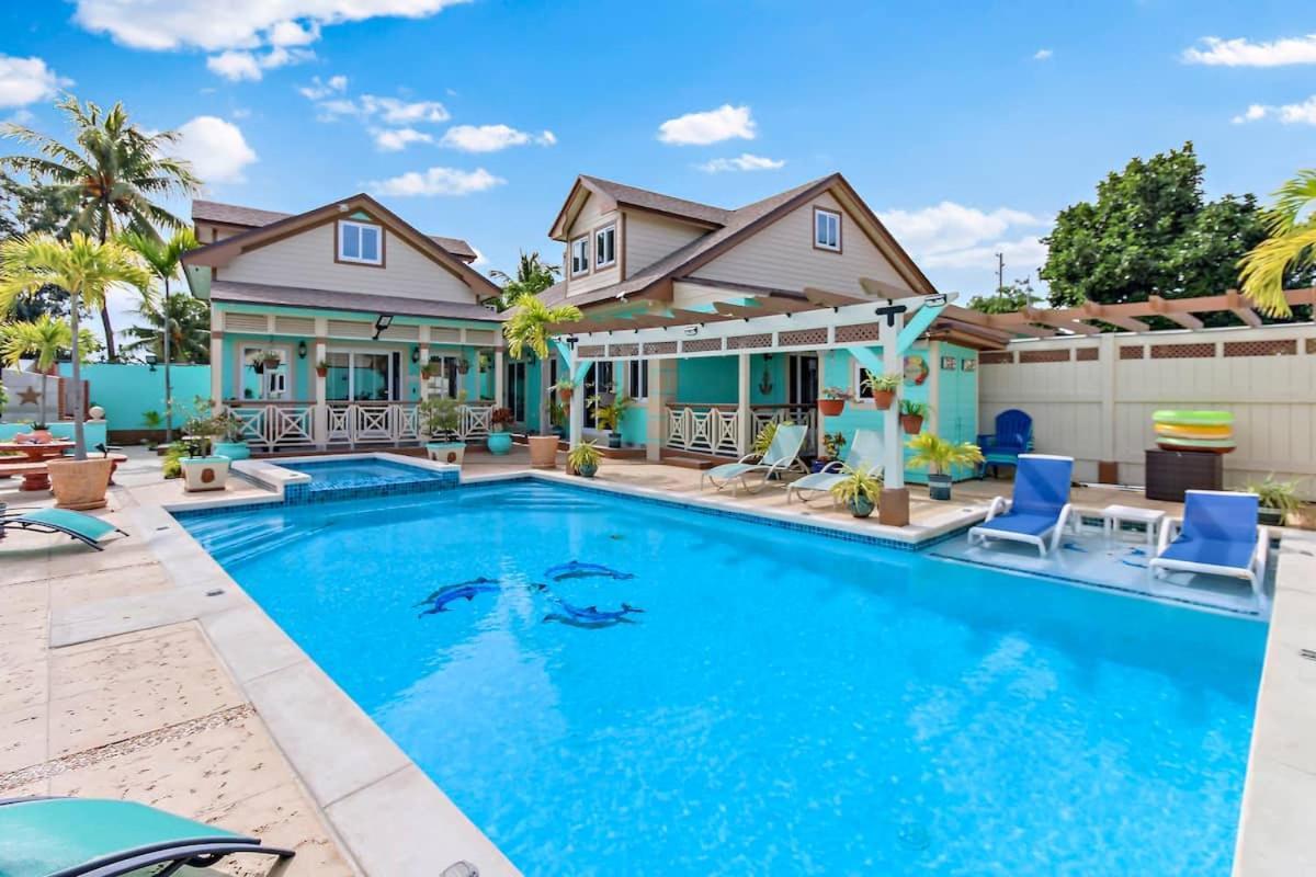 Guest house New Luxe Caribbean In The Bahamas With Canal Access! Nassau