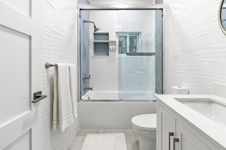 New Luxe Caribbean In The Bahamas With Canal Access! Guest house *
