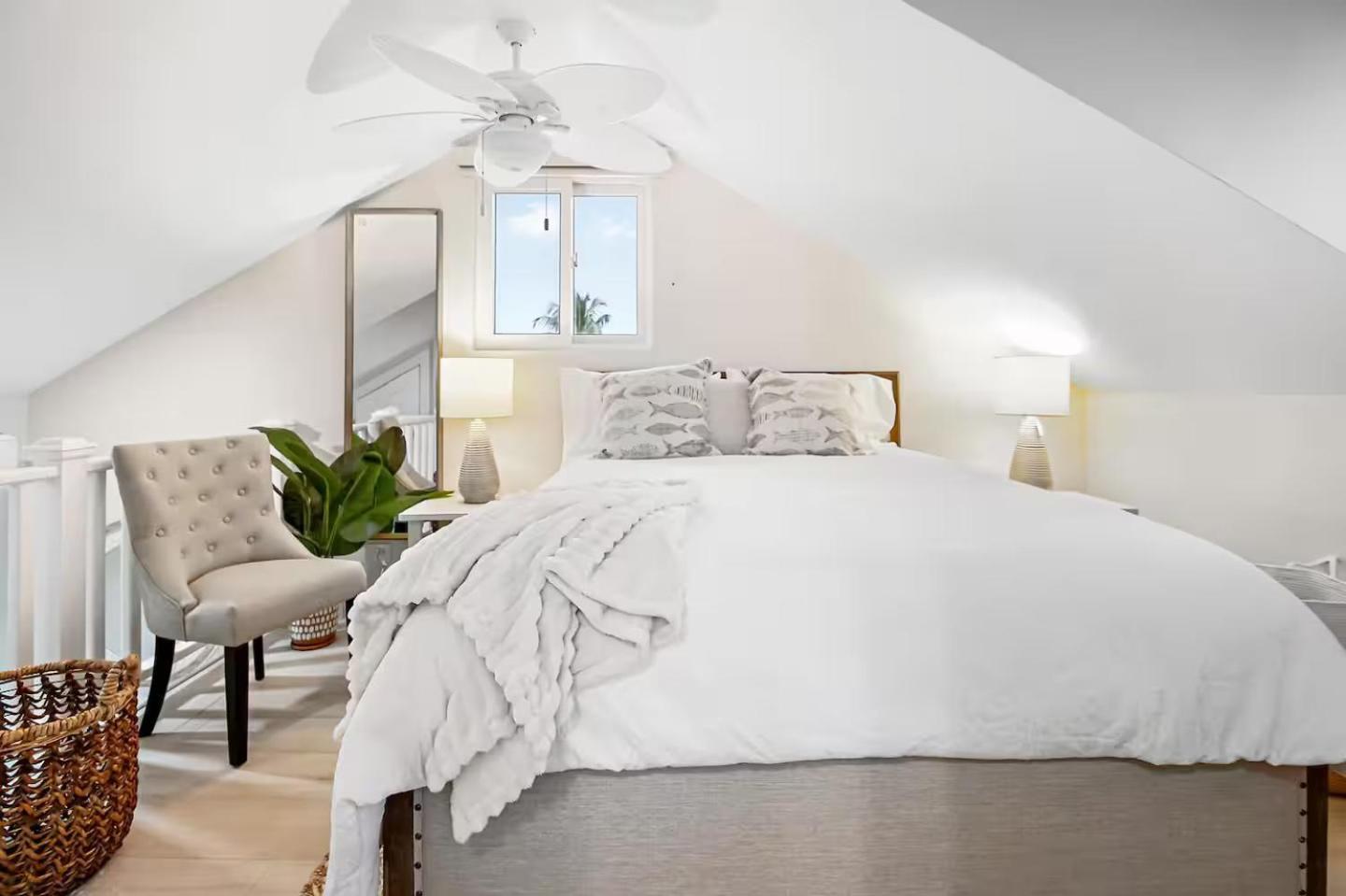 New Luxe Caribbean In The Bahamas With Canal Access!