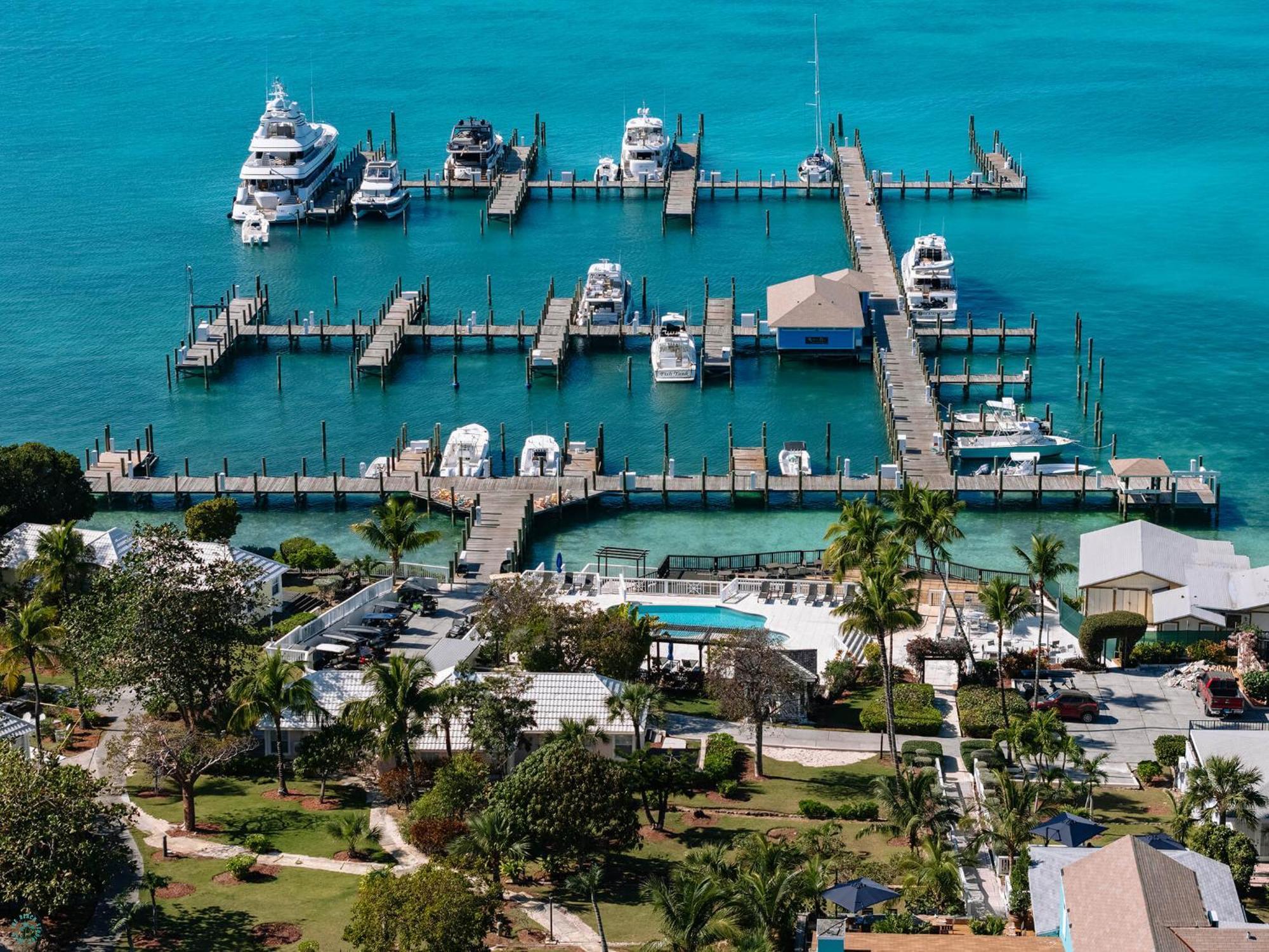 Hotel Romora Bay & Marina