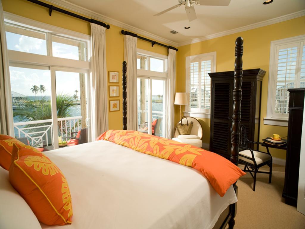Cape Eleuthera & Marina Freetown