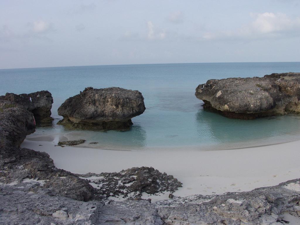 Gunhillbay Beach Villas *