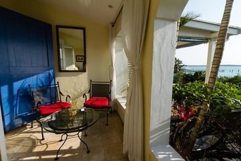 Rock House Harbour Island Resort Dunmore Town